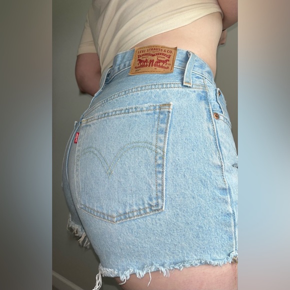 Levi's Women's Premium 501 Original Shorts - Picture 7 of 15